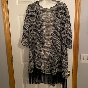 LulaRoe Monroe kimono